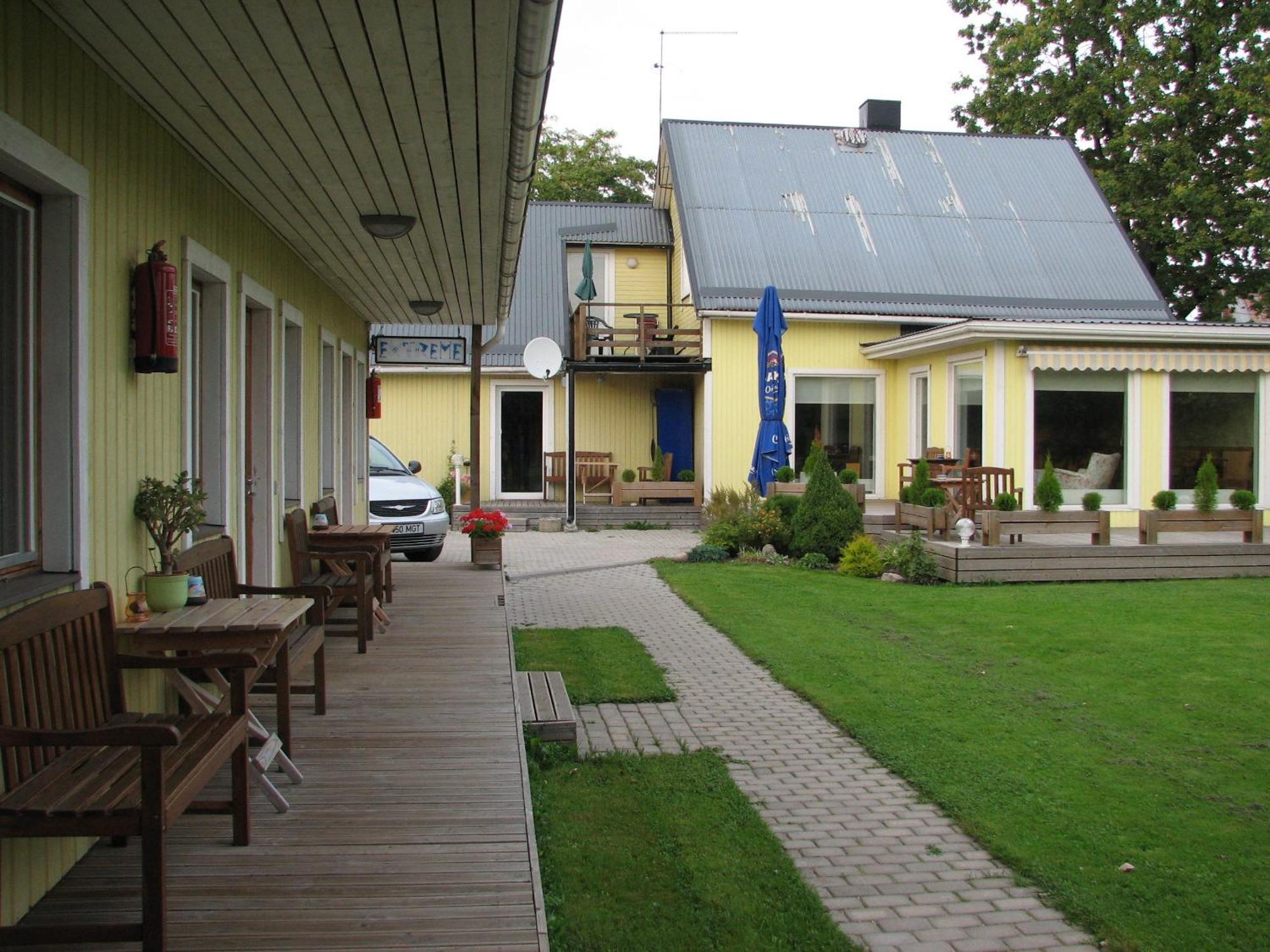 Kaare Guesthouse Viljandi  Exteriör bild